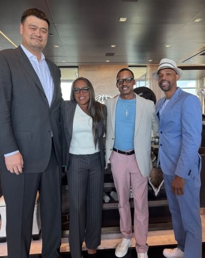 49图库官网首页-岁月如梭！WNBA名宿晒出与姚明&amp;弗朗西斯及阿尔斯通合影